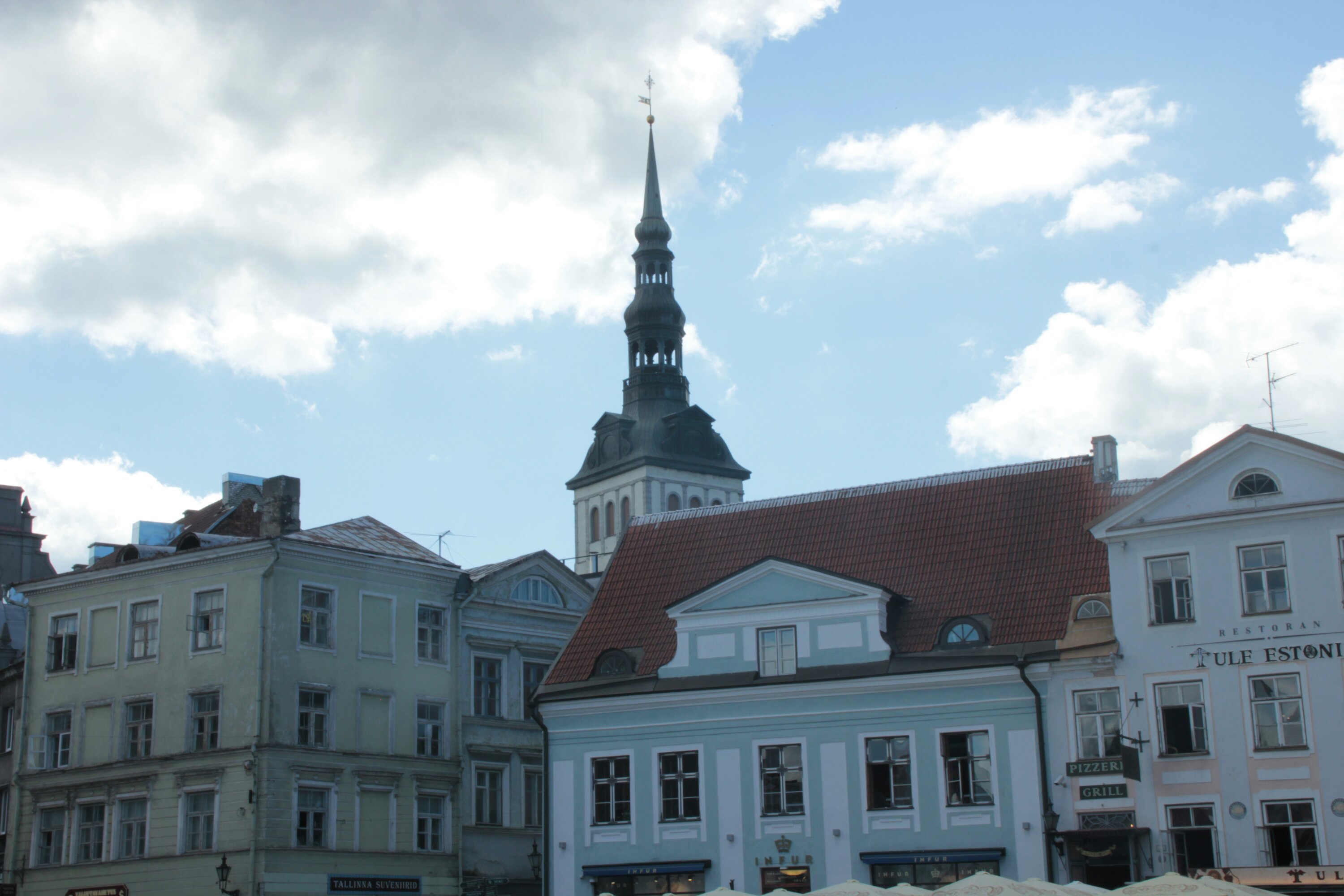 De toren van de Kathedraal van de Heilige Maria